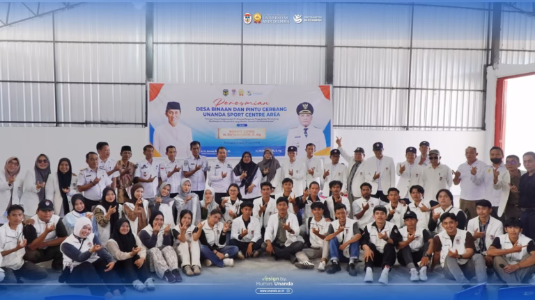 Pimpinan Universitas Andi Djemma Kunjungi Lokasi KKN: Resmikan Desa Binaan dan Pintu Gerbang Unanda Sport Center Area.